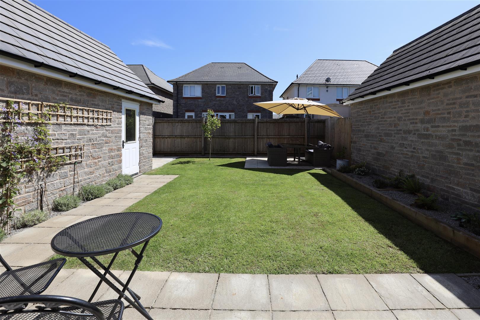 72 Cae Newydd, St. Nicholas, Cardiff, CF5 6FJ